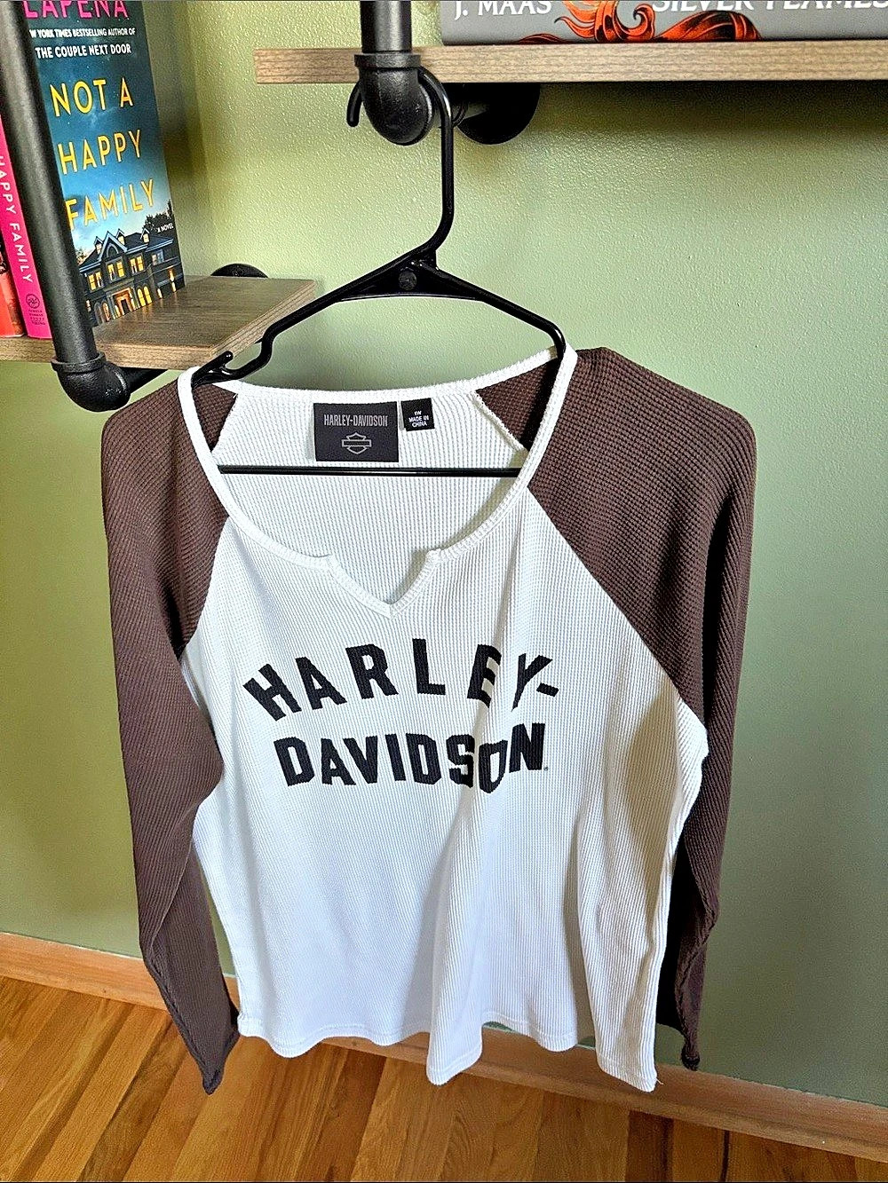 Harley-Davidson Long Sleeve Graphic Tee in White & Brown Like New
